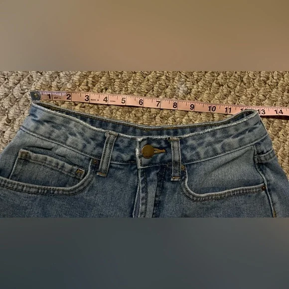 Billabong Women’s size 26 Light Blue Denim Shorts - Picture 7 of 9